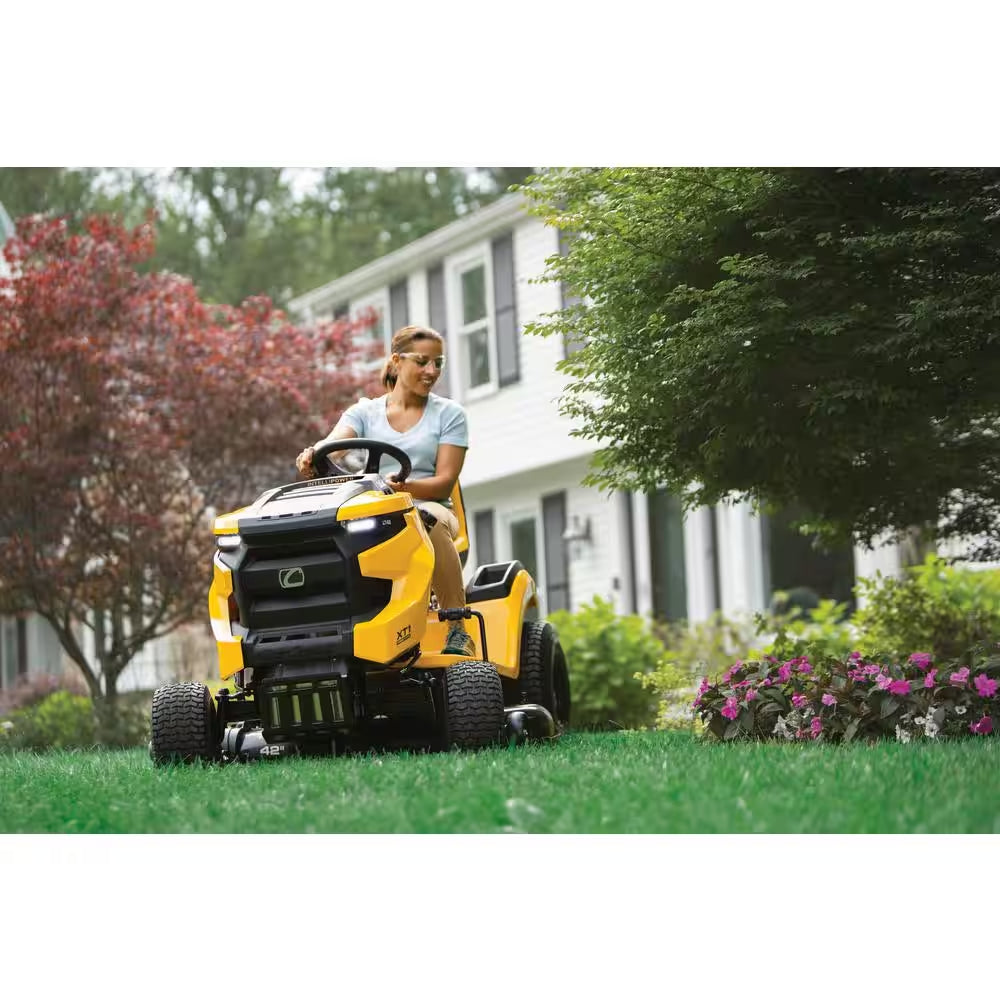 XT1 Enduro LT 42 In. 547 Cc Engine with Intellipower Hydrostatic Drive Gas Riding Lawn Tractor